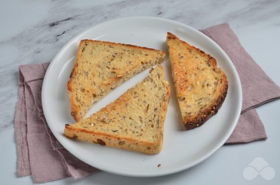 Sandwiches with red caviar and butter: photo of recipe preparation, step 1