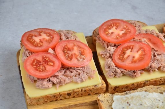 Tuna and cheese sandwich: photo of recipe preparation, step 3