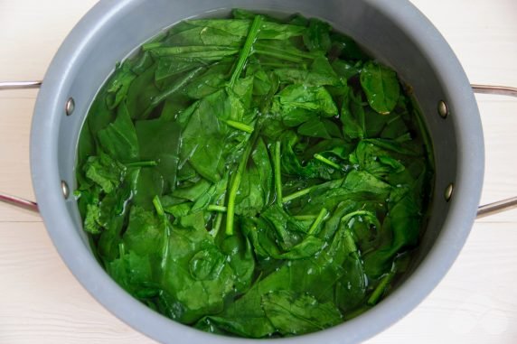 Georgian pkhali with greens: photo of recipe preparation, step 1