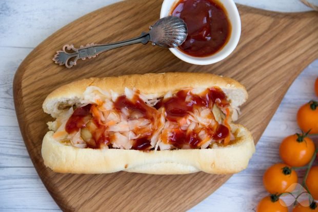 Hot dog with sauerkraut and barbecue sauce - a simple and delicious recipe with photos (step by step)