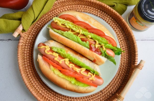 The most delicious hot dog for a picnic is a simple and delicious recipe with photos (step by step)