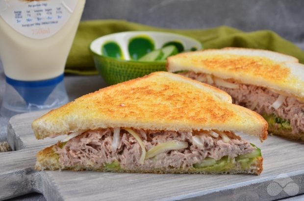 Tuna and cucumber sandwich is a simple and delicious recipe with photos (step by step)