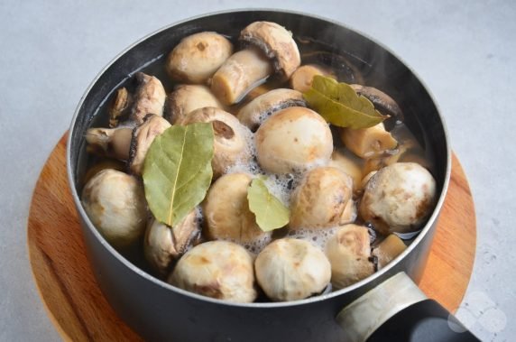 Mushrooms with herbs in Korean: photo of recipe preparation, step 1