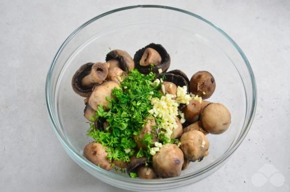 Mushrooms with herbs in Korean: photo of recipe preparation, step 2
