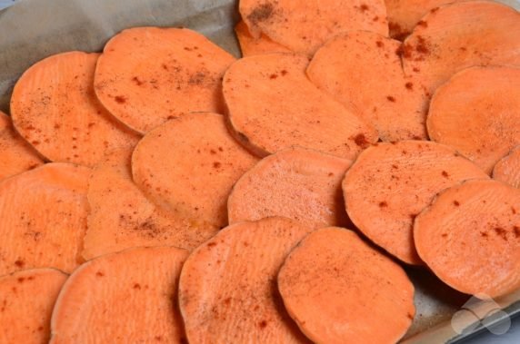 Homemade sweet potato chips: photo of recipe preparation, step 3