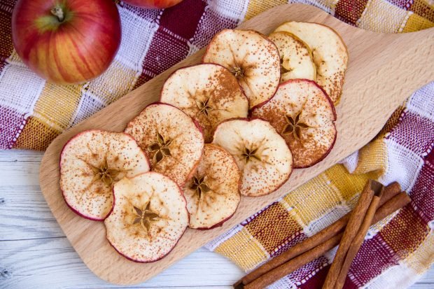 Spicy apple chips – a simple and delicious recipe with photos (step by step)