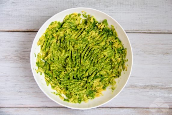 Avocado pasta for sandwiches: photo of recipe preparation, step 1