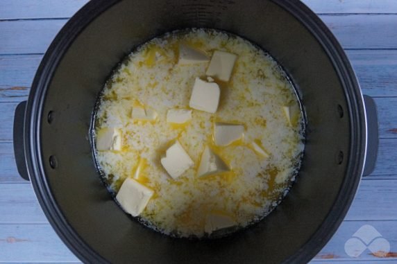 GHEE oil in a slow cooker: photo of recipe preparation, step 3