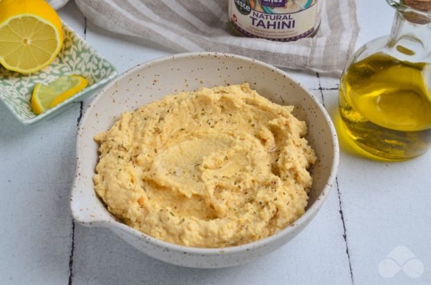 Canned chickpea hummus 