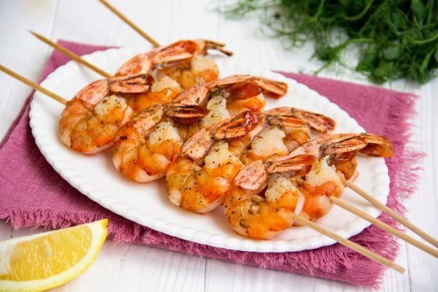 Shrimp in the oven on skewers – a simple and delicious recipe with photos (step by step)