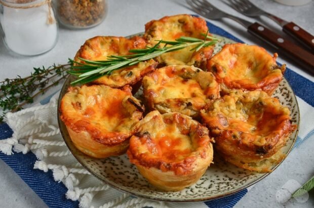 Julienne with mushrooms in tartlets : photo of recipe preparation, step 6