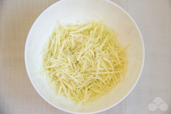 Quick cabbage, carrot and cucumber salad: photo of recipe preparation, step 1