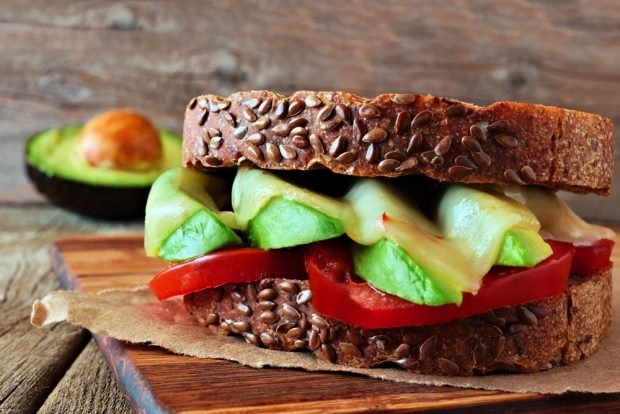 Avocado and pepper sandwiches are a simple and delicious recipe, how to cook step by step
