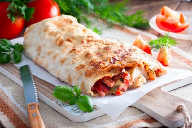 Lavash roll with meat and cheese in the oven – a simple and delicious recipe, how to cook step by step