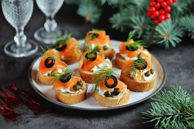 New Year's canapes – a simple and delicious recipe, how to cook step by step