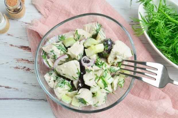 Meat salad with chicken, celery and dried cranberries