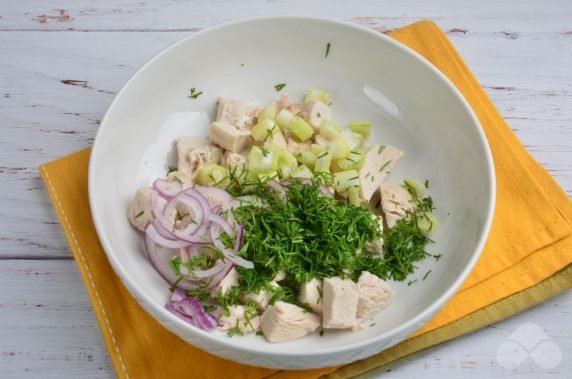 Meat salad with chicken, celery and dried cranberries: photo of recipe preparation, step 1