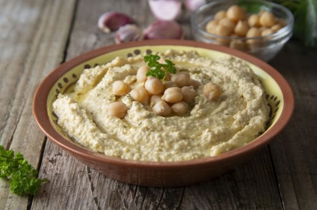 Hummus in Hebrew is a simple and delicious recipe, how to cook step by step