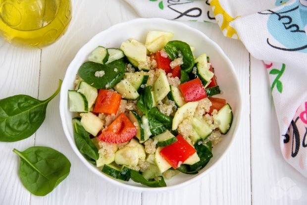 Salad with fresh vegetables and quinoa