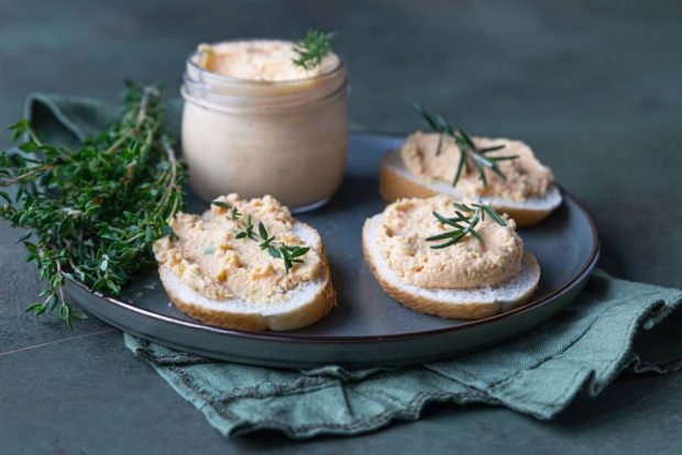 Cod liver pate with egg 