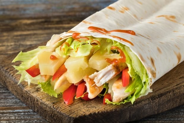 Shawarma with chicken and pineapples 