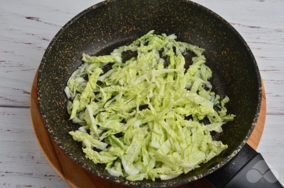 Crab salad with tender Peking cabbage: photo of recipe preparation, step 1