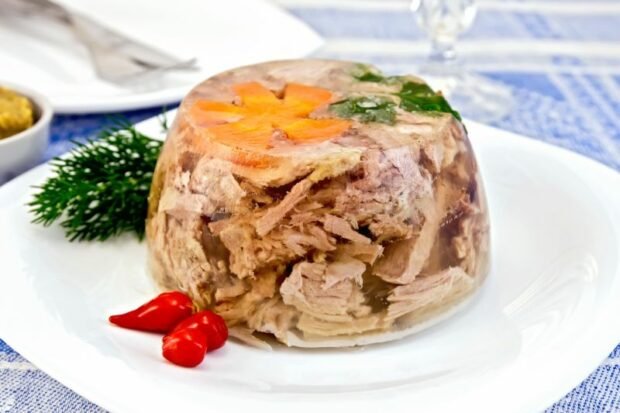 Chicken jelly with gelatin 