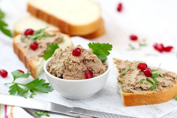 Tender chicken liver pate at home