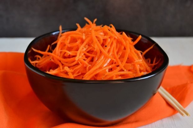 Korean carrot with ginger and lime juice