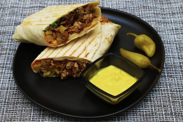 Shawarma with mussels is a simple and delicious recipe, how to cook step by step