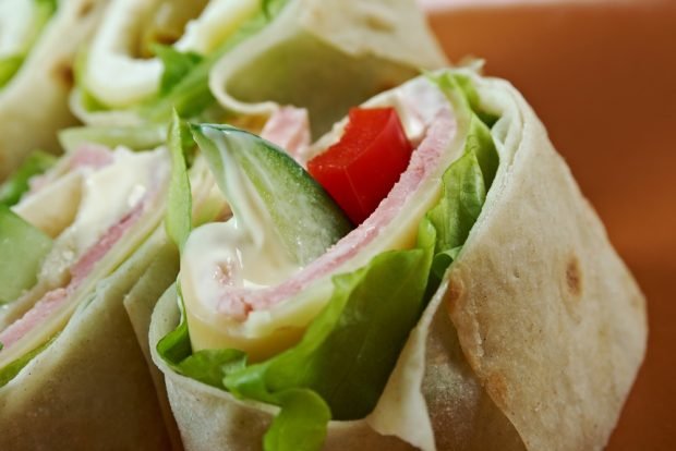 Sandwich in pita bread is a simple and delicious recipe, how to cook step by step