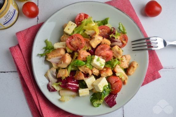 Caesar salad with chicken and feta: photo of recipe preparation, step 5