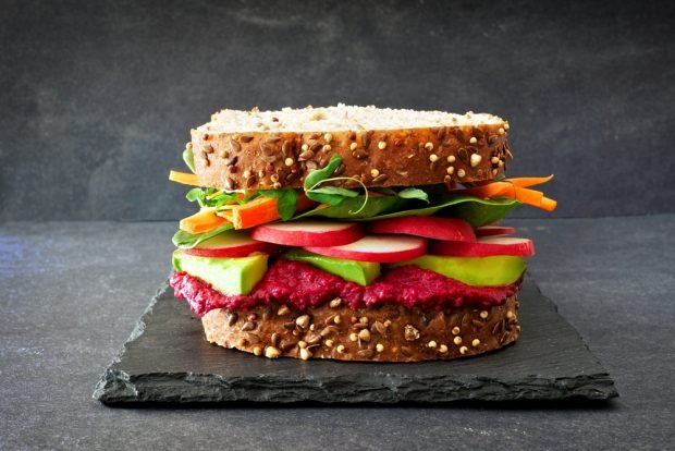 Sandwich with vegetables