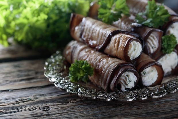 Eggplant rolls with cream cheese