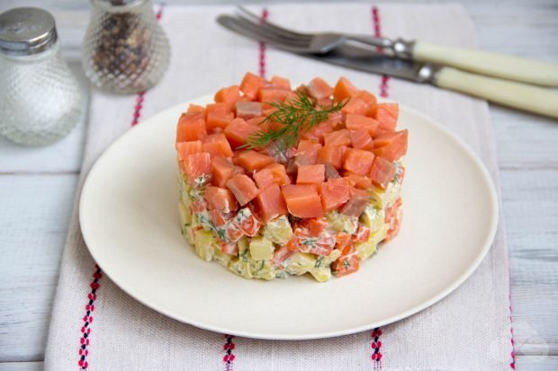 Salad of red fish, potatoes and carrots