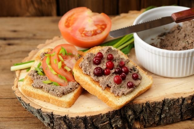 Lamb liver pate at home 