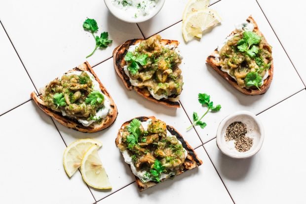 Hot eggplant sandwiches 