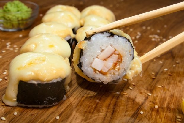 Baked rolls with crab sticks 