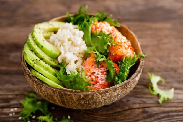 Poke with salmon