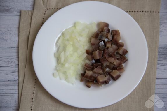 Lean herring under a fur coat: photo of recipe preparation, step 1