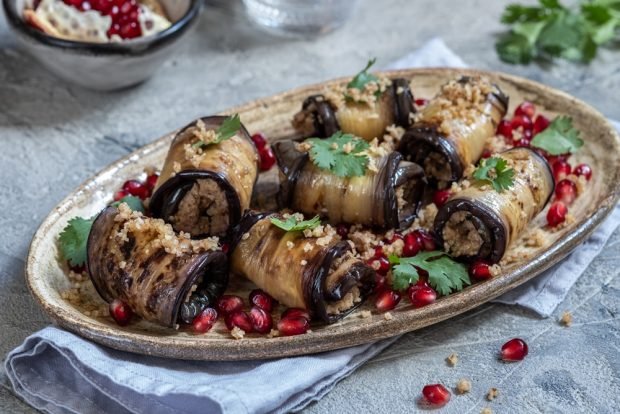 Eggplant rolls with nuts