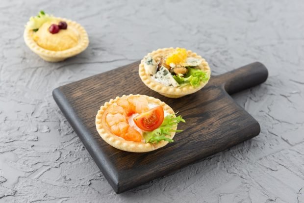 Tartlets with shrimp and cheese