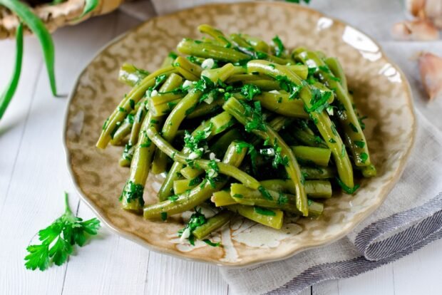 Pickled string beans with Dijon mustard