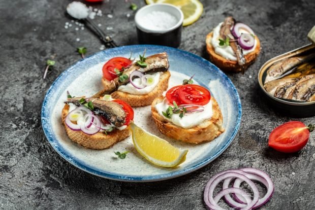 Sandwiches with sprats and white bread