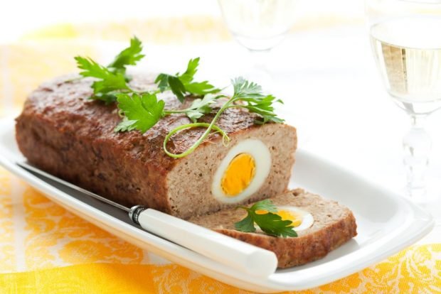 Minced meat roll with egg in the oven – a simple and delicious recipe, how to cook step by step