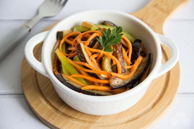 Fried eggplant and Korean carrot salad – a simple and delicious recipe with photos (step by step)