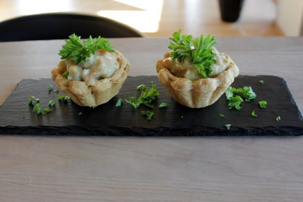 Tartlets with chicken