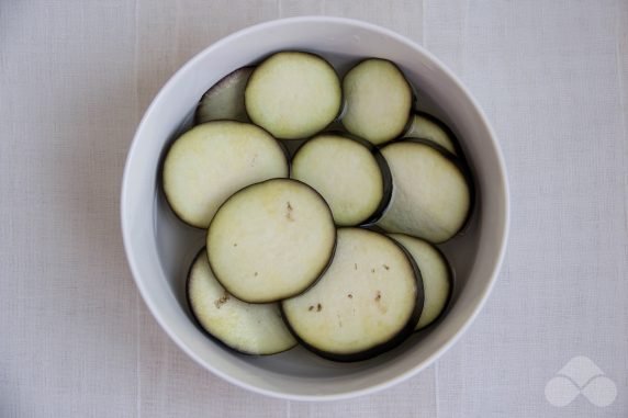 Salad with eggplant, eggs and sprats: photo of recipe preparation, step 1