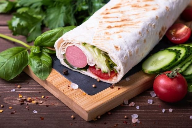 Hot dog in lavash 