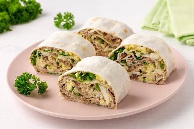 Lavash roll with tuna and eggs 